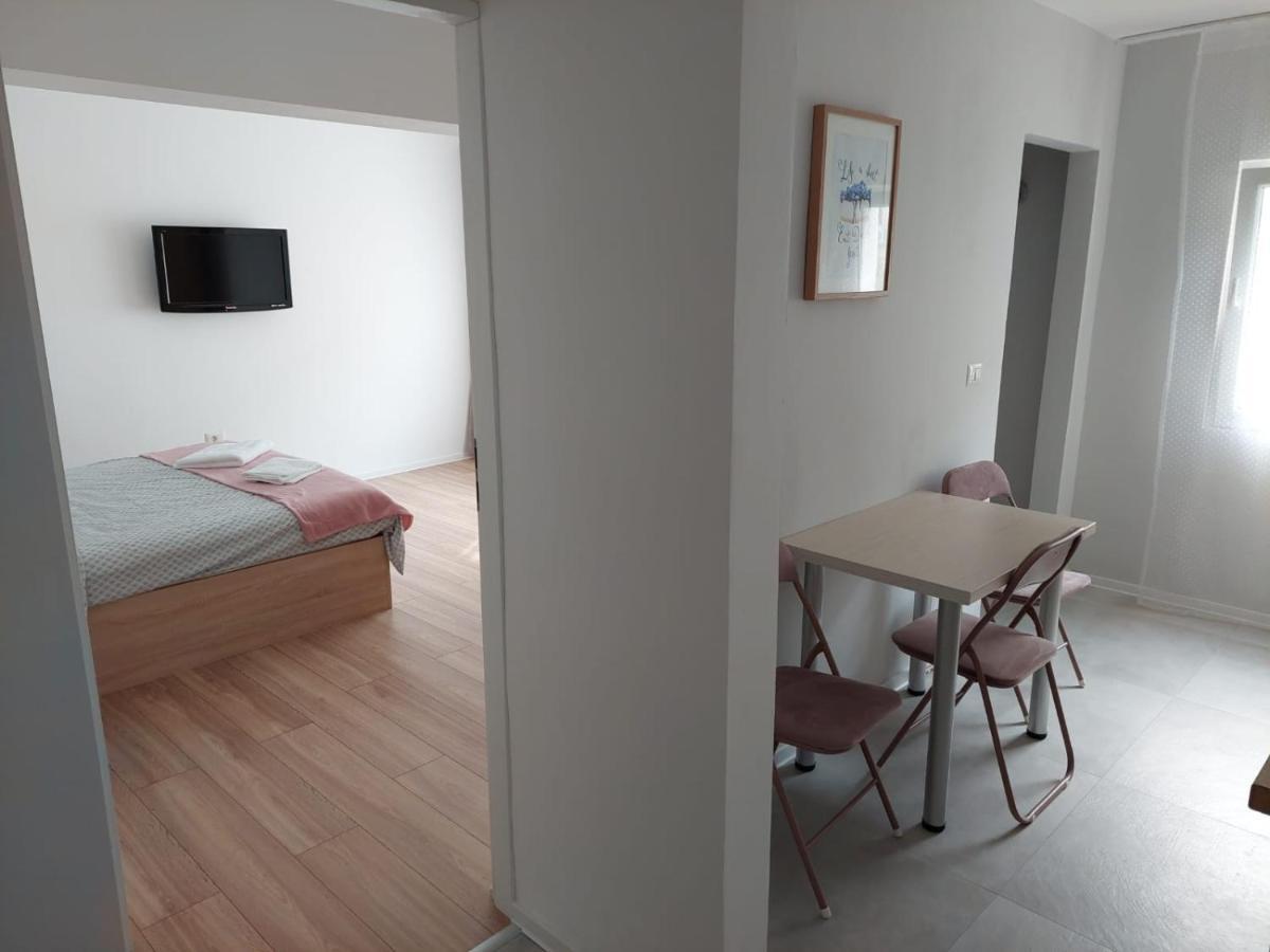 Ela'S Apartment Băile Herculane Eksteriør bilde